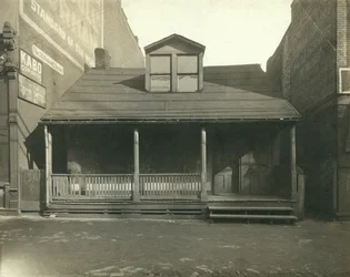 Résidence de Joseph Labadie. Quatrième rue du côté est au sud de Poplar
